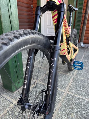 Santa Cruz nomad c, L okvir, kolo je z nadgradnjami