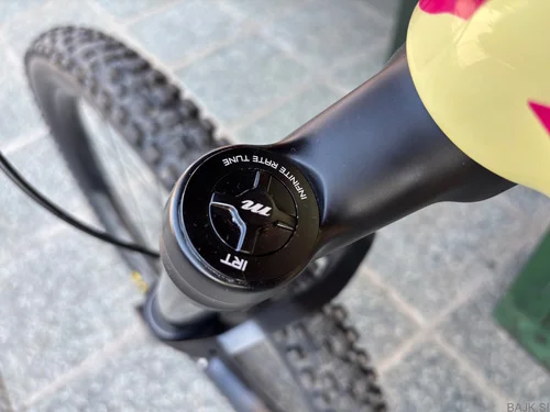 Santa Cruz nomad c, L okvir, kolo je z nadgradnjami