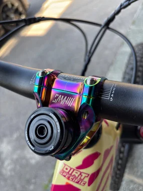 Santa Cruz nomad c, L okvir, kolo je z nadgradnjami