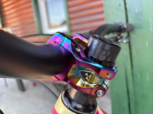 Santa Cruz nomad c, L okvir, kolo je z nadgradnjami