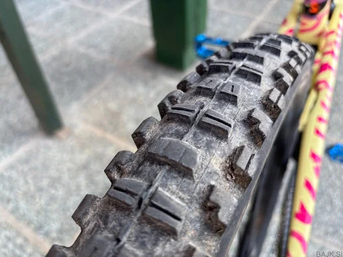 Santa Cruz nomad c, L okvir, kolo je z nadgradnjami