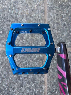 Santa Cruz nomad c, L okvir, kolo je z nadgradnjami