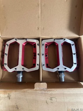 Nukeproof horizon flat pedals