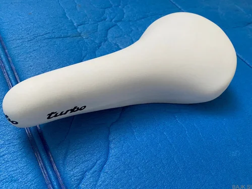 KOLESARSKI SEDEŽ VINTAGE SELLE ITALIA TURBO 1980,nerabljen,55€