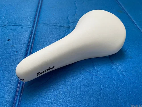 KOLESARSKI SEDEŽ VINTAGE SELLE ITALIA TURBO 1980,nerabljen,55€