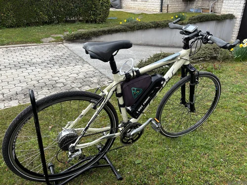 Električni treking kolo Felt