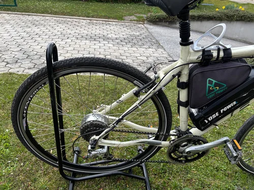 Električni treking kolo Felt