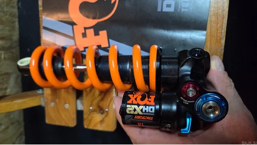 Fox DHX2 2Pos Factroy Trunnion 205x60 E-TUNED