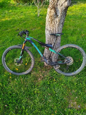 POLNOVZMETENO GORSKO KOLO ORBEA OIZ M30 (karbon)