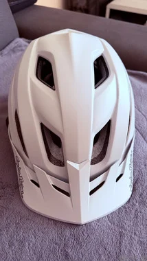 Kolesarka čelada MIPS Troy Lee Desings