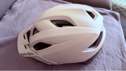 Kolesarka čelada MIPS Troy Lee Desings