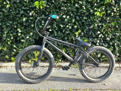 Odlično ohranjeno otroško BMX kolo Flybikes Supernova 18" (Črno) - TOP