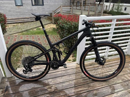 Pivot Mach 4 SL