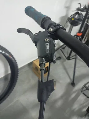 Sram DB8