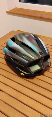 Met Trenta 3K carbon Tadej Pogacar mips velikost L