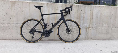 GUSTO COBRA EVO SPORT TE Shimano 105 Di2, PRO50C DB