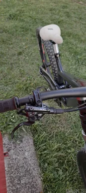 YT Tues Base 2021 DH kolo 27.5