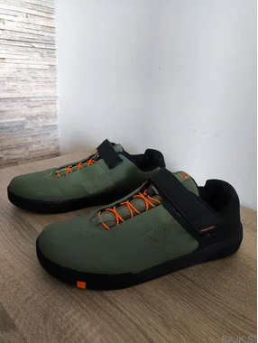 Prodam moške čevlje Crankbrothers Stamp Flat št. 44