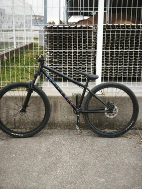 Nujno Ns bikes metropolis 3 dirt jumper