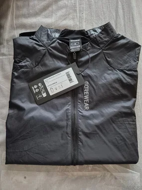 NOV! GOREWEAR Distance Windbreaker Vest, črn, ženski, velikost M