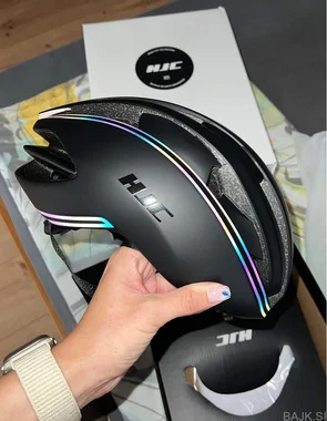 HJC kolesarska čelada