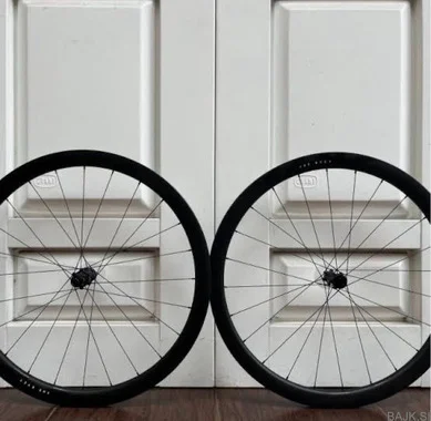 Carbonska platišča disc brake 700c za cestno, gravel kolo.