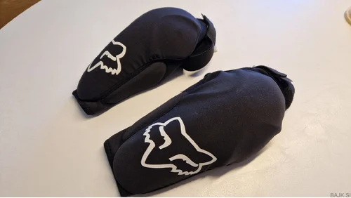 Fox otroški kolenčniki Launch youht D30