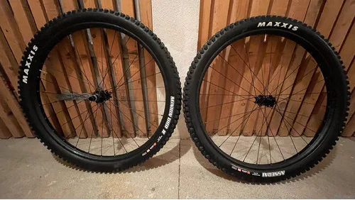 Prodam 29" set obročev SUNringlé Düroc SD37 Expert