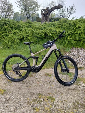 Cube Stereo Hybrid 160 HPC, SL 750Wh 27,5 col, M - velikost