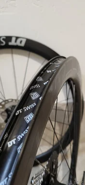 P: set obročev DT Swiss HEC 1400 SPLINE 47 Carbon Clincher Boost