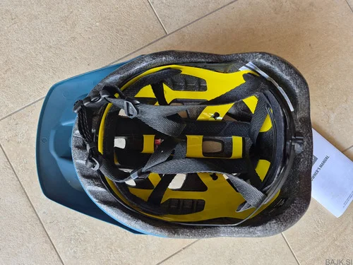 Kolesarska čelada MET Echo MIPS (M/L)