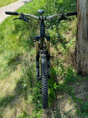 YT Capra 27 CF Pro Race