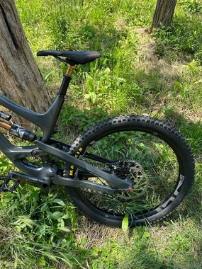 YT Capra 27 CF Pro Race