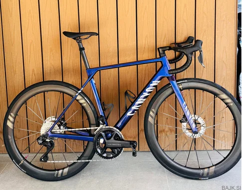 Canyon Ultimate CFR 2025 Ultegra Di2, M velikost - 7,0kg
