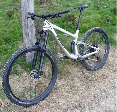 Ghost AM limited polnovzmetno kolo 29 colska kolesa, zračno vzmetenje