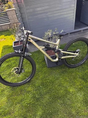 Specelized status 170 DH