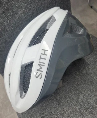 Smith PERSIST 2 MIPS, kolesarska čelada