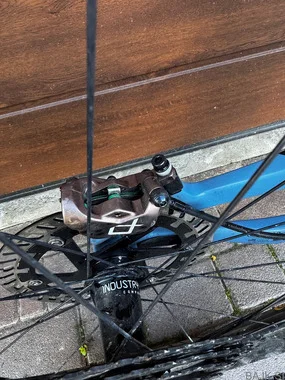 Pivot Trail 429 Enduro Custom + i9 Hydra Trail S Carbon L-XL