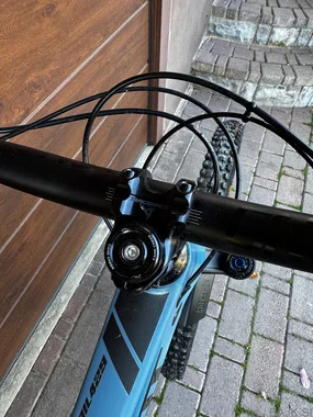 Pivot Trail 429 Enduro Custom + i9 Hydra Trail S Carbon L-XL