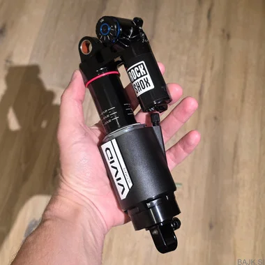 Rock Shox Vivid Ultimate RC2T za Specialized Levo / Levo SL 2020-2021 / 210 x 52,5 mm