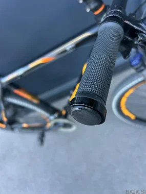 LOMBARDO aluminijasto gorsko kolo, L, hidravlični diski, brezhibno