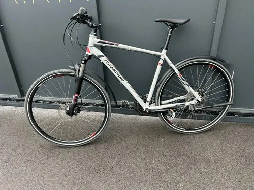 GENESIS aluminijasto treking kolo 28 col, L, praktično novo, nevoženo, hidravlične disk zavore