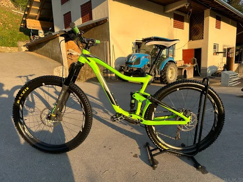 Giant Trance 4 - polno vzmeteno gorsko kolo