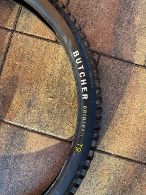 Butcher Grid trail T9 29x2.3 dve za 25€