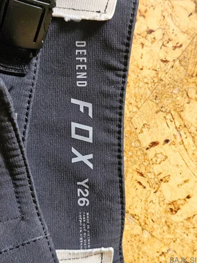 Otroške kolesarske hlače Fox Defend Y26