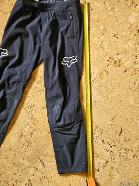 Otroške kolesarske hlače Fox Defend Y26