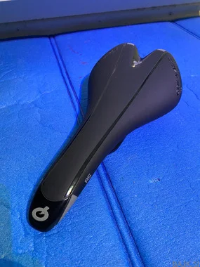 KOLESARSKI SEDEŽ PROLOGO COLNAGO rabljen 100km,30€