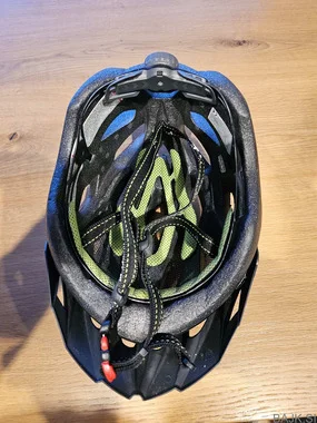 Prodam lepo ohranjeno kolesarsko čelado.