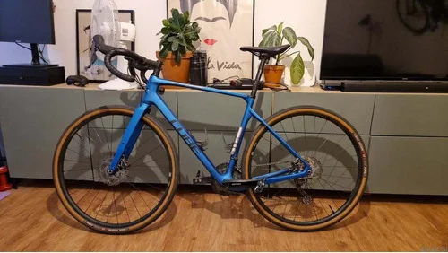 Karbonsko gravel kolo Cube Nuroad C:62 RACE (velikost M)