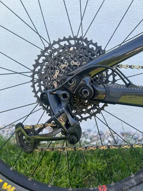 Gorsko kolo Lapierre zesty 8.9 carbon